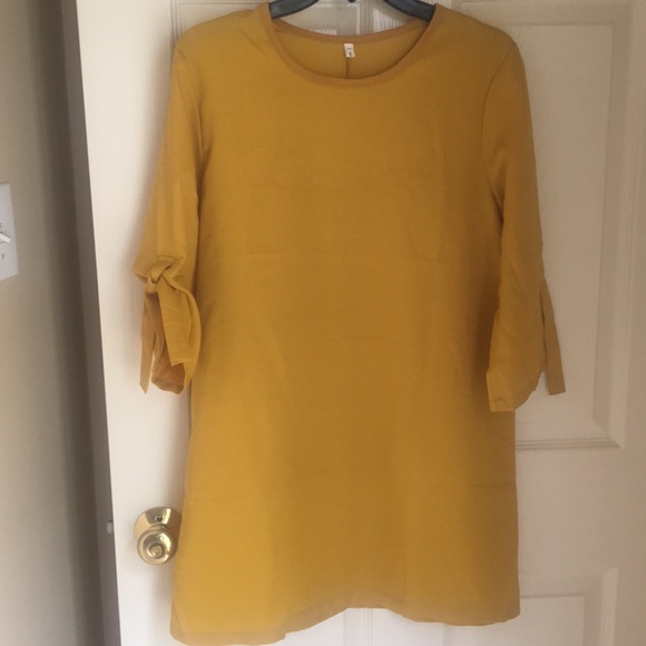 Dress - Picture 5 of 9